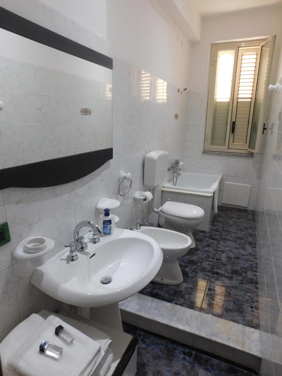 Shower, Toilet, Bathroom, bidet