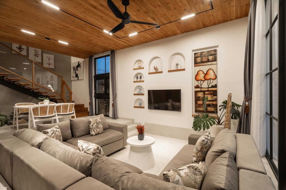TV and multimedia, Living room, Seating area