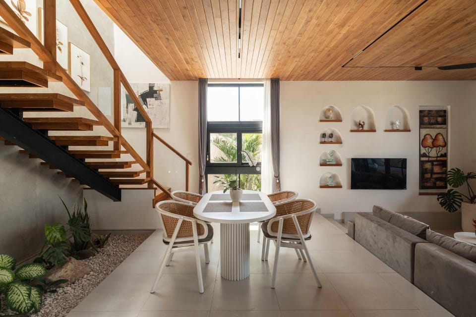 TV and multimedia, Living room, Seating area, Dining area