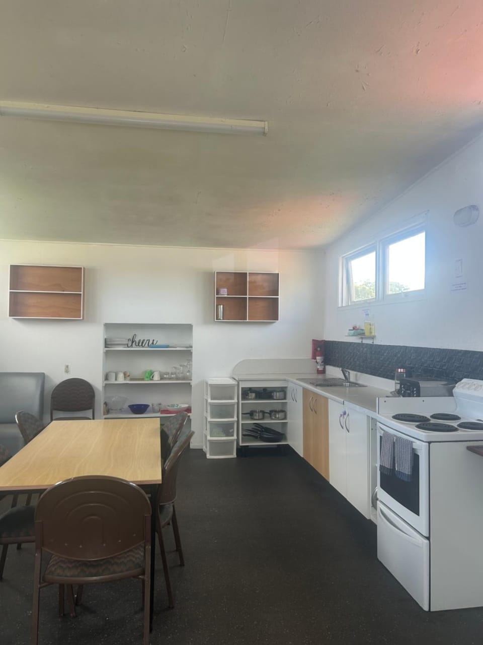 Kitchen or kitchenette, Communal kitchen, kitchen