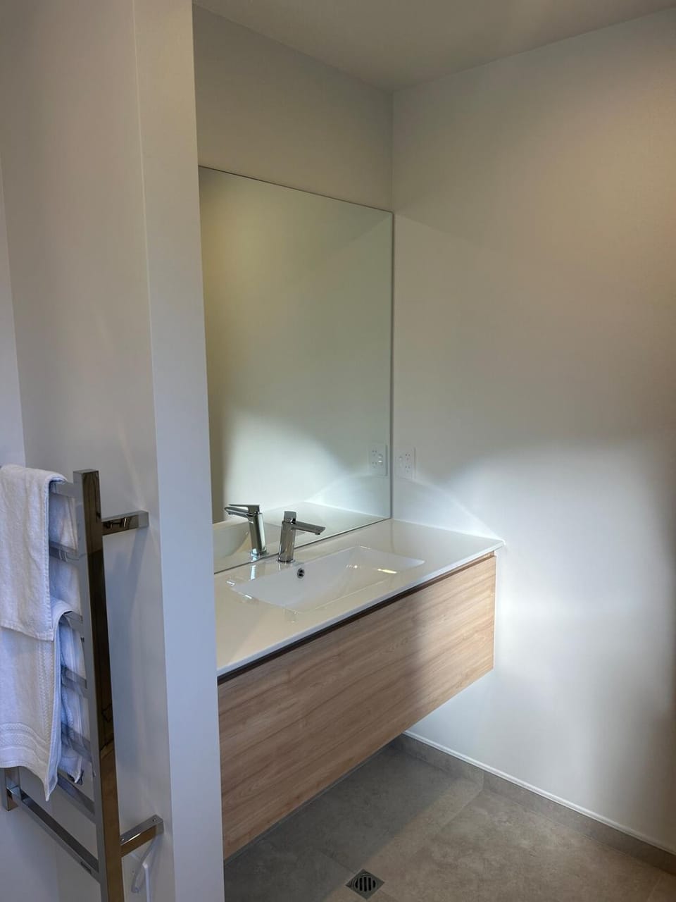 Two Units - 4 Bedrooms - 4 Bathrooms Apartment in Christchurch