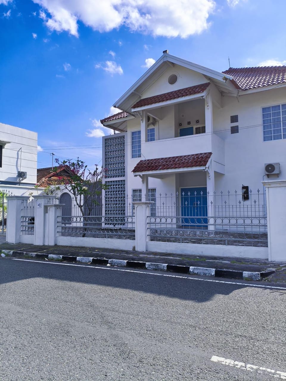 Property building, Day