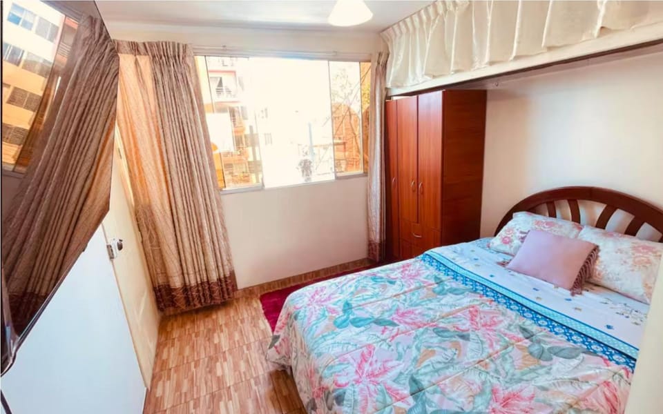 Bed, View (from property/room), View (from property/room), Photo of the whole room, Bedroom, City view, Street view, Quiet street view, wardrobe