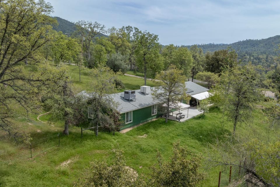 Property building, Natural landscape, Mountain view