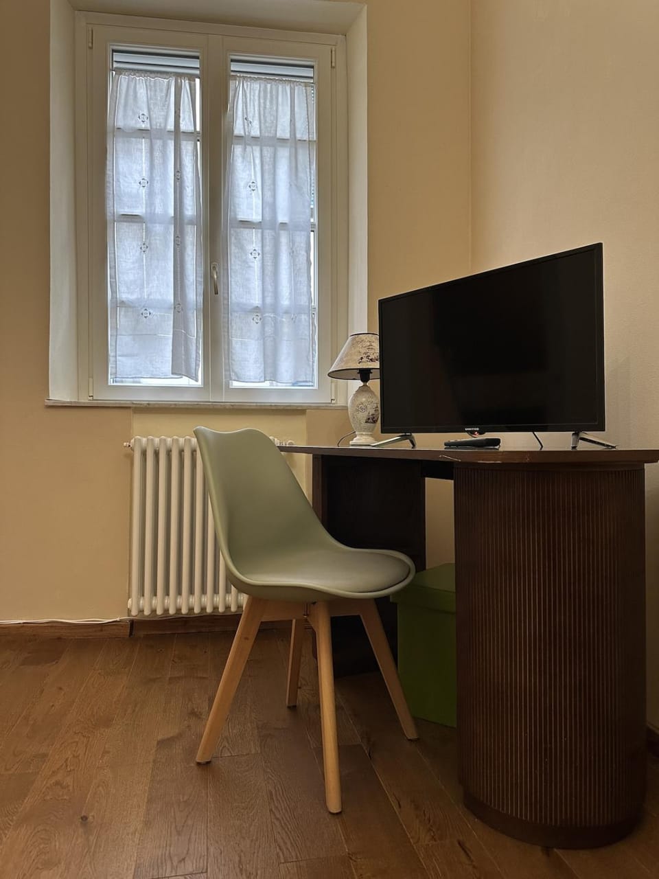 TV and multimedia, Seating area