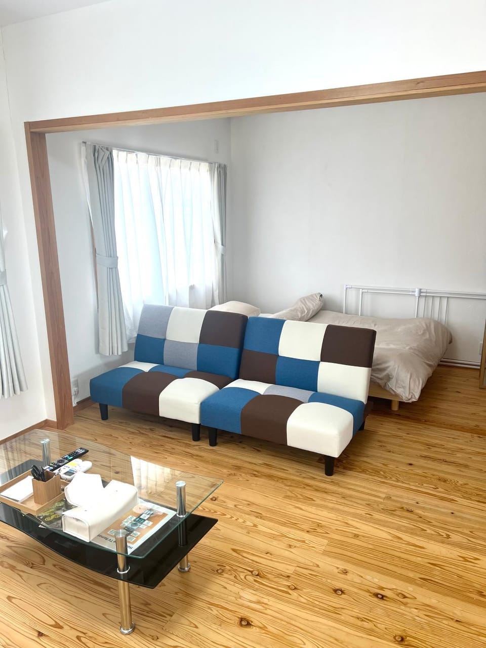 Bed, Seating area