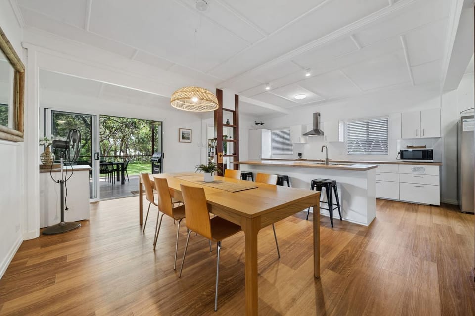 Amity Ohana by Discover Stradbroke House in Amity Point