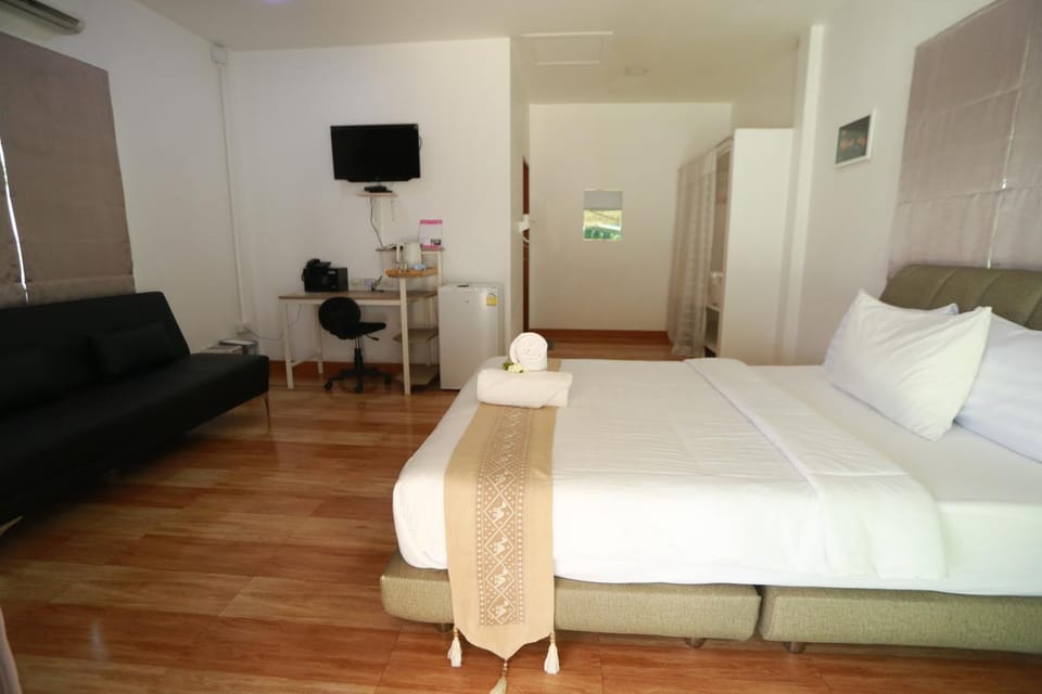 Khumsaps Hotel - ขุมทรัพย์โฮเทล Bed and Breakfast in Laos