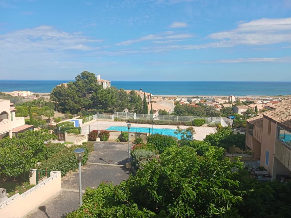 Pool view, Sea view, Swimming pool