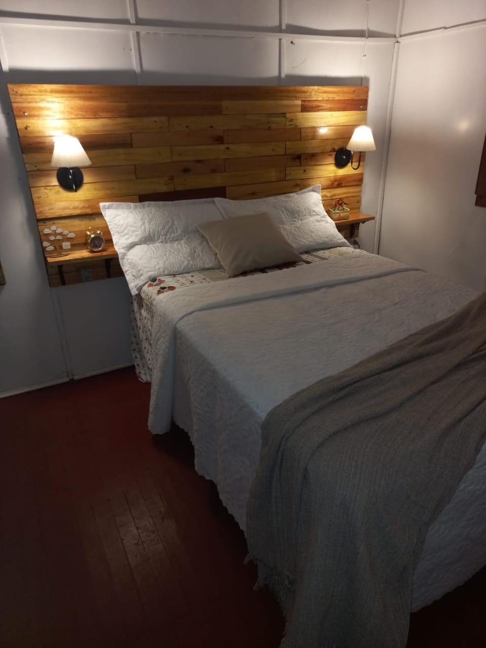 Bed, Photo of the whole room, Bedroom, heating
