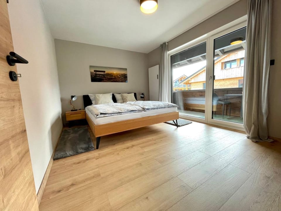 Bed, Balcony/Terrace, Balcony/Terrace, Photo of the whole room, Bedroom