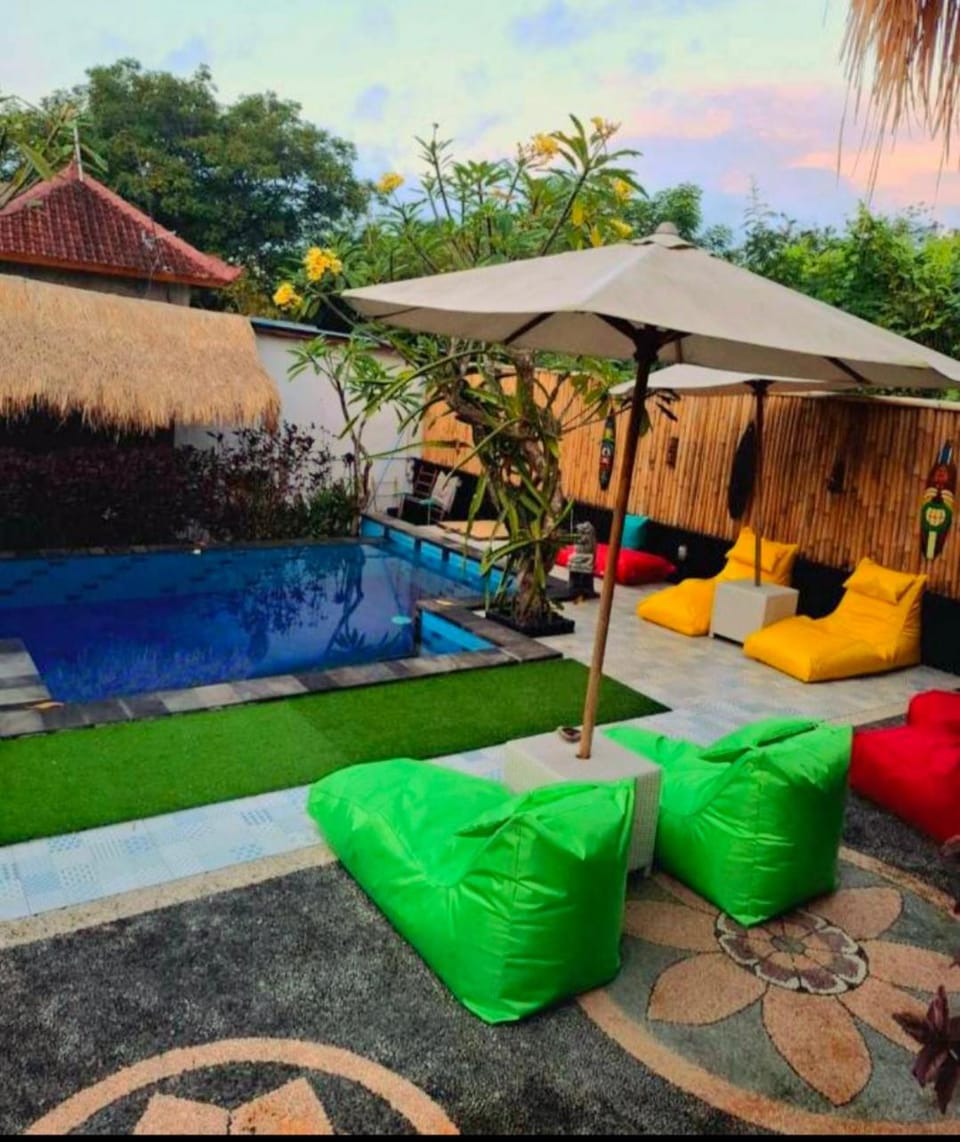 Riccio Guest House & Cafe Bed and Breakfast in Nusapenida