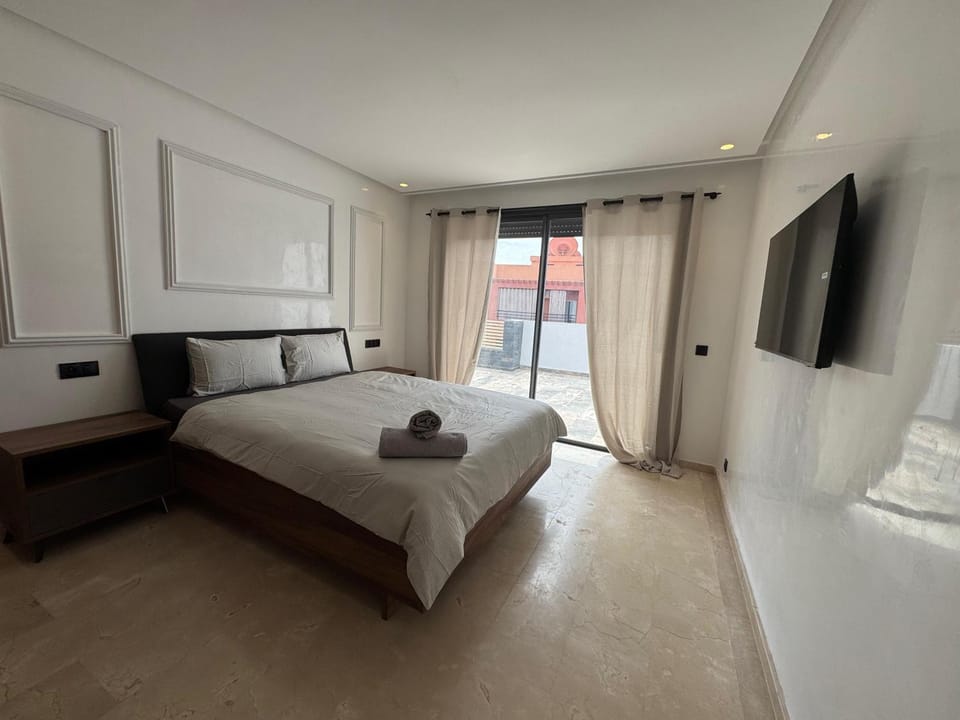 TV and multimedia, Photo of the whole room, Bedroom