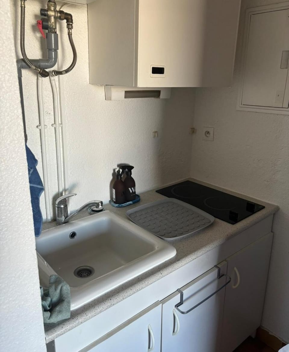 Studio cap d Agde Port Richelieu 4 centre port avec piscine Apartment in Agde