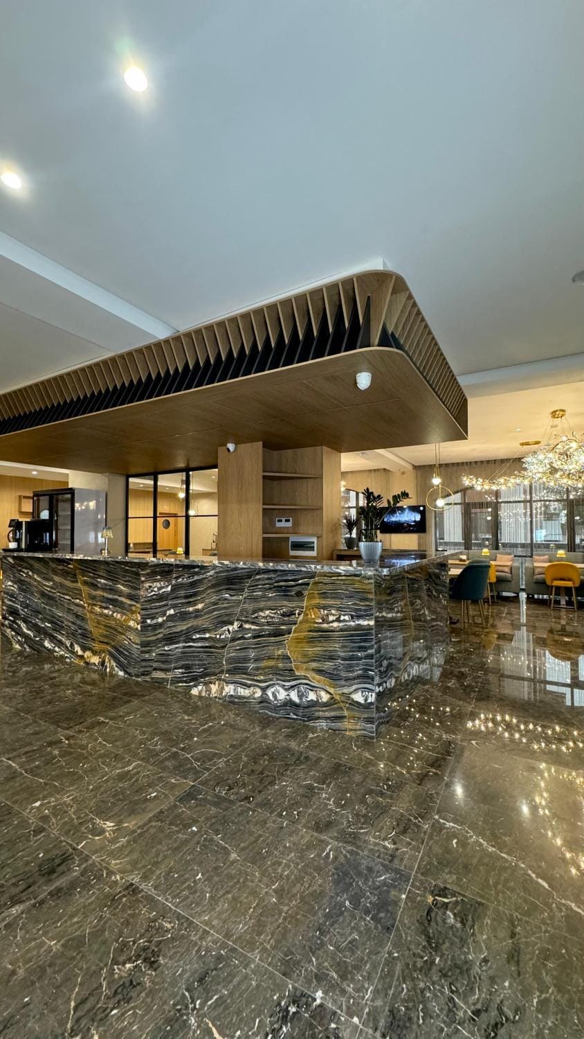 Restaurant/places to eat, Seating area