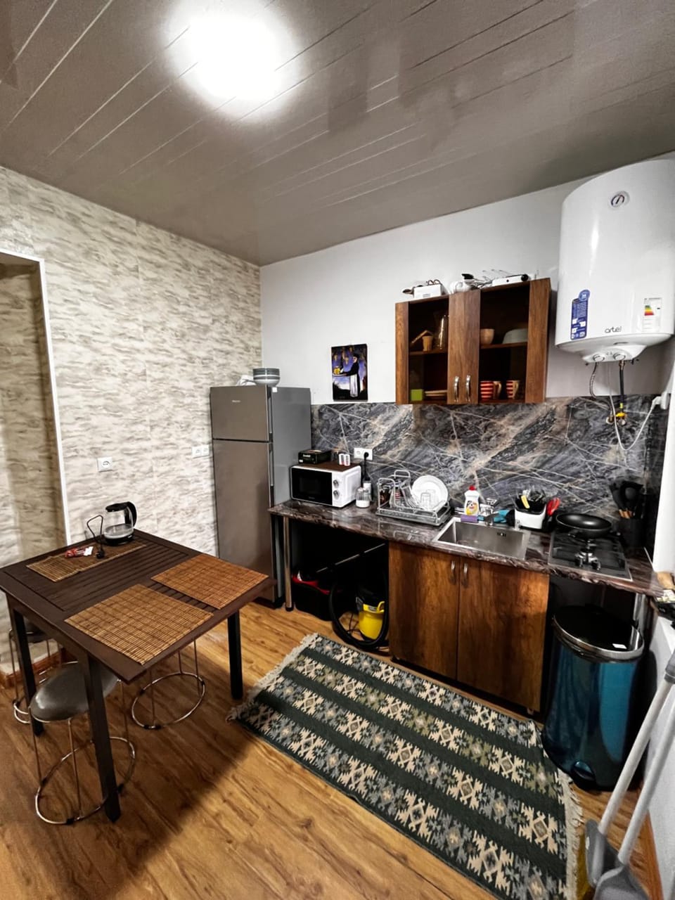 Kitchen or kitchenette, Living room, Dining area, oven