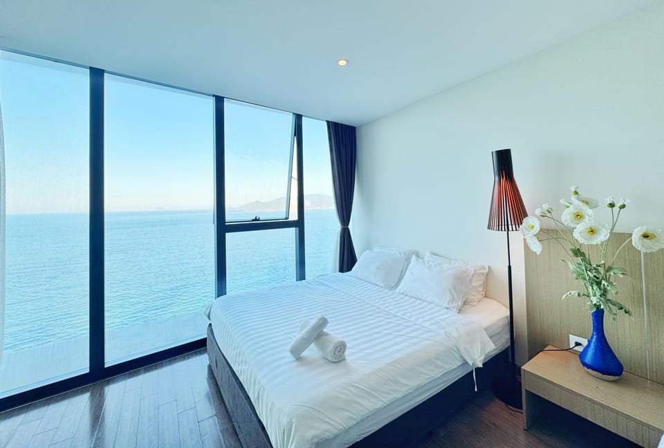 Bed, Photo of the whole room, Bedroom, Sea view