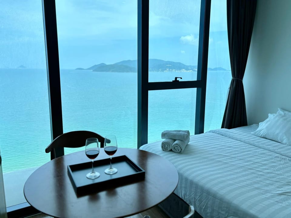 Bed, Sea view