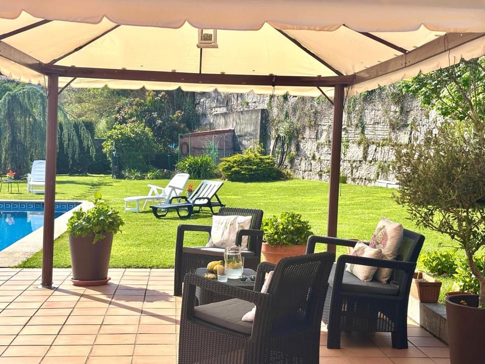 Spring, Day, Garden, Garden view, Pool view, Swimming pool, sunbed