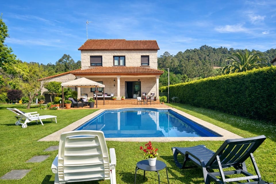 Spring, Day, Garden, Garden view, Pool view, Swimming pool, sunbed