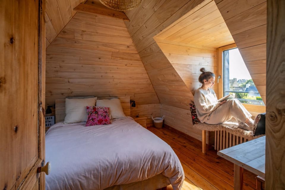 Bed, Photo of the whole room, Bedroom