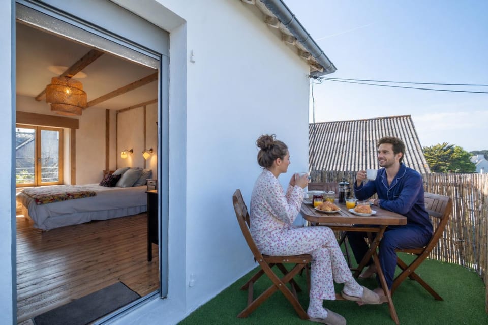 Balcony/Terrace, Bedroom, group of guests