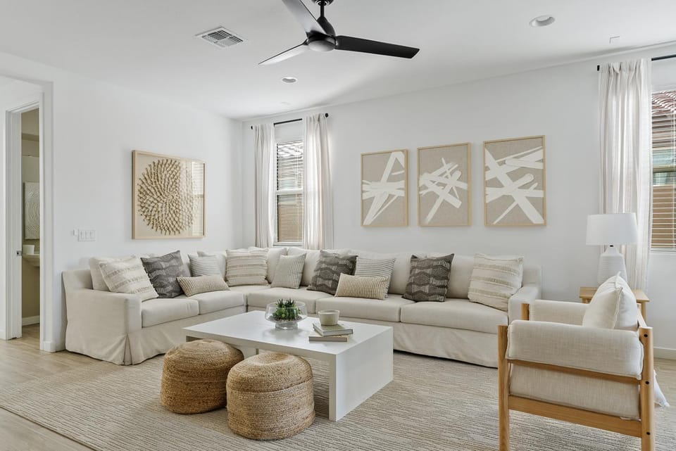 Living room, Seating area