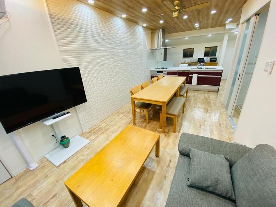 Communal lounge/ TV room, Living room, Dining area