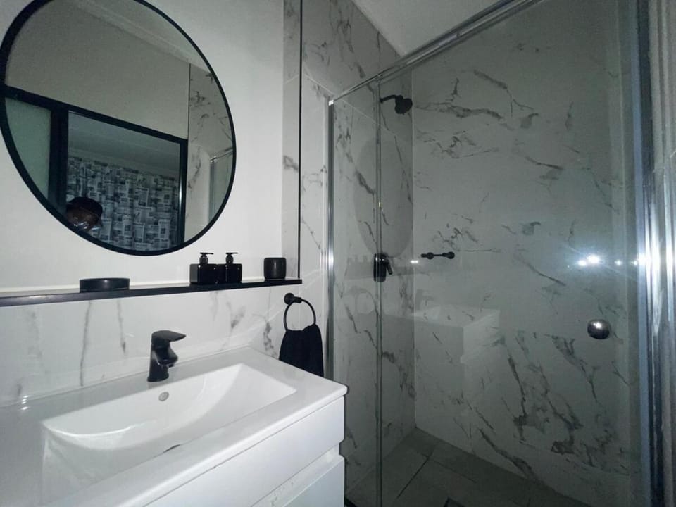 Waterfall City 1 bed Apartment Apartment in Sandton