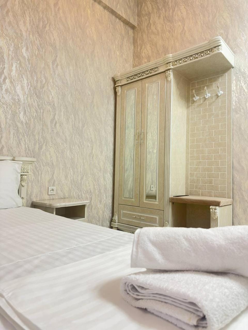 Bed, Bedroom, towels, wardrobe