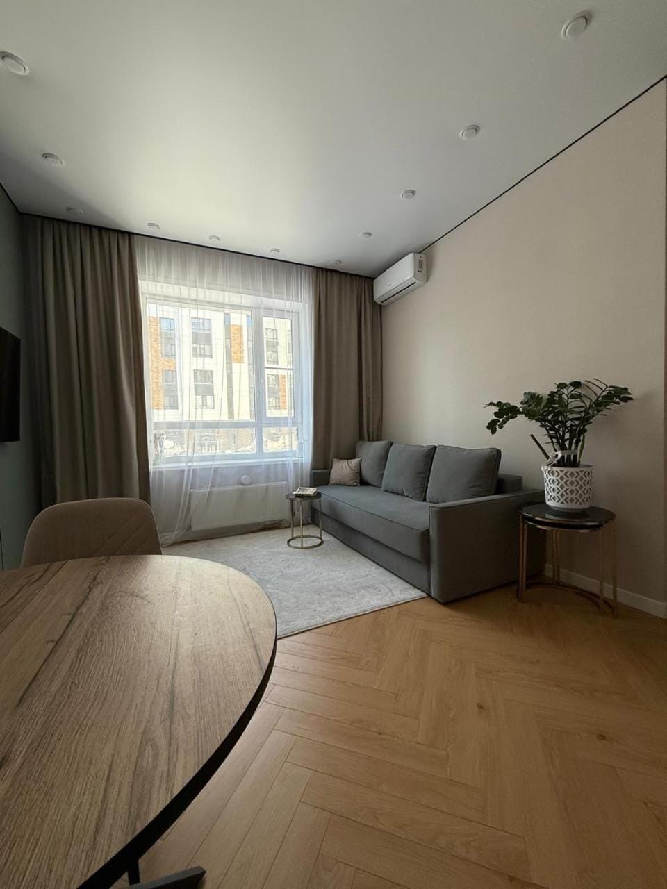 Living room, Seating area, air conditioner