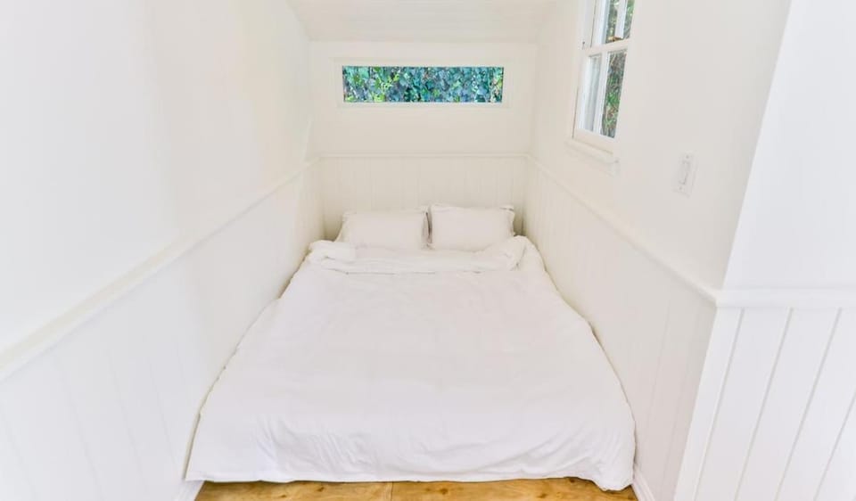Pool & Spa Ping-Pong Mini-Golf & 5BR House in Sherman Oaks