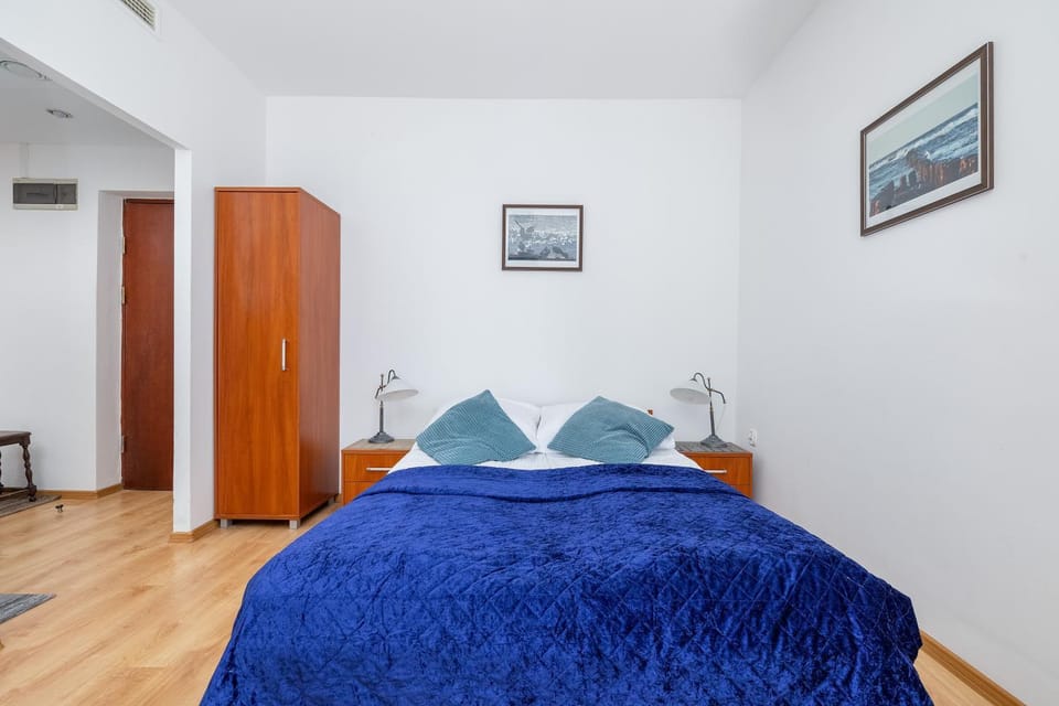 Bed, wardrobe