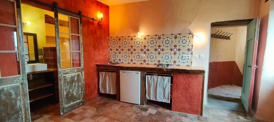 Tour 17e s pour 4, panoramique Cévennes Apartment in Occitanie