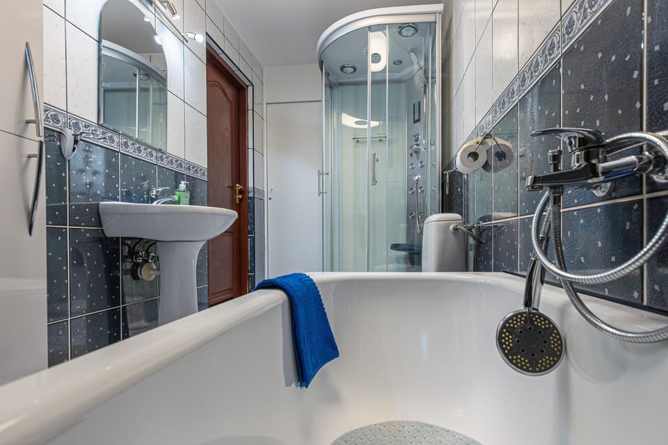 Shower, Bathroom, Bath, towels