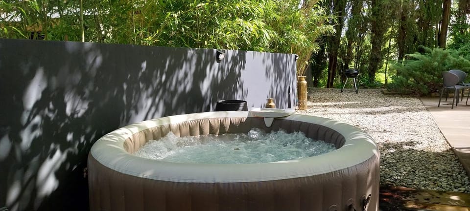 Garden, Hot Tub, Garden view