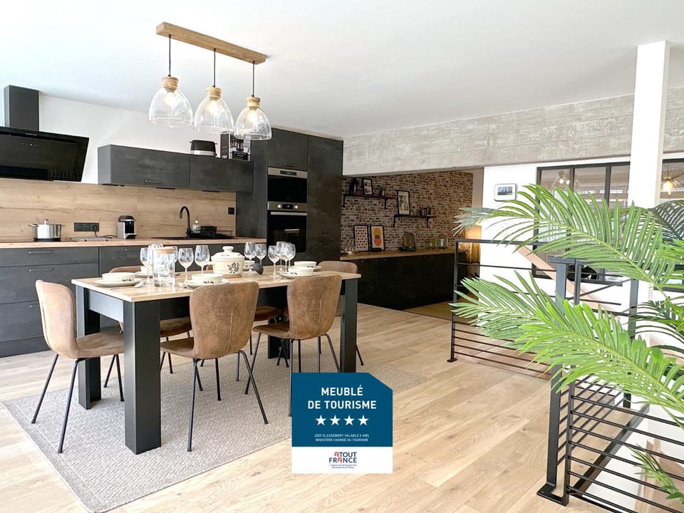Dining area, Logo/Certificate/Sign, kitchen