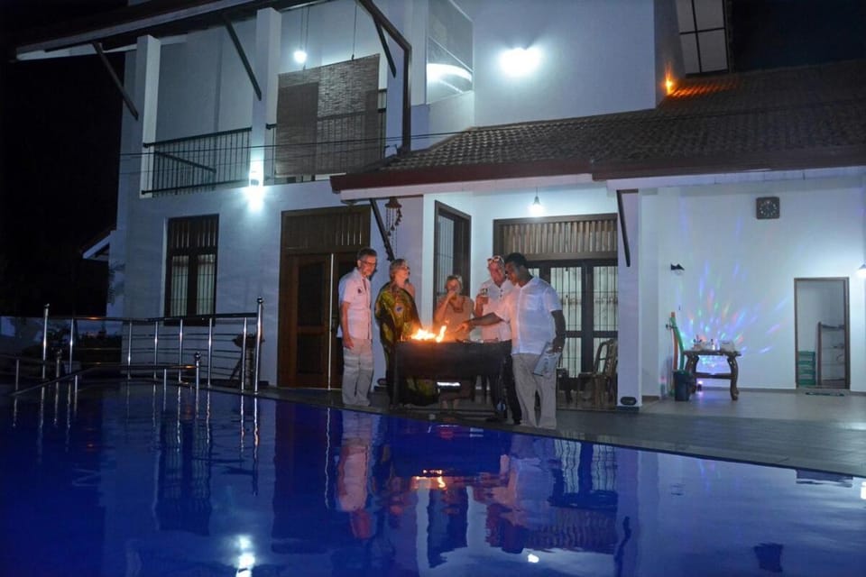 Night, Pool view