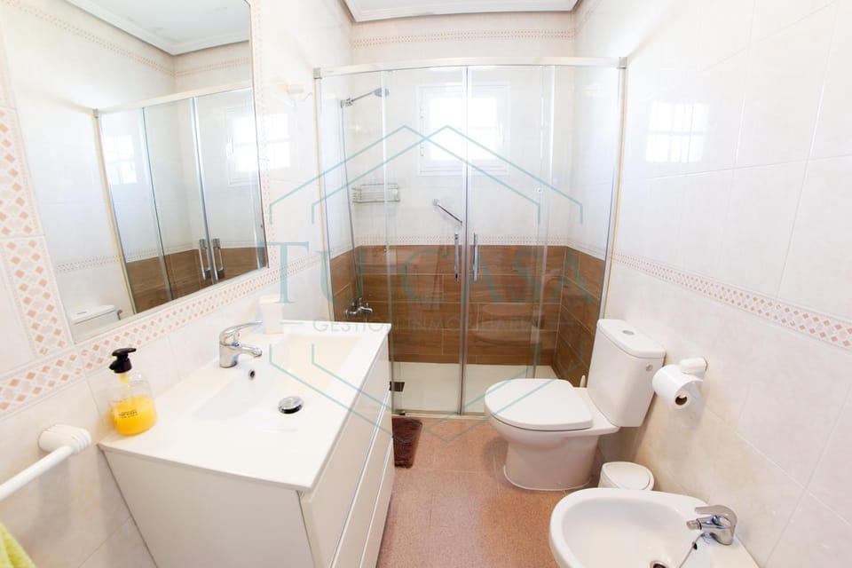 Shower, Bathroom, bidet, towels