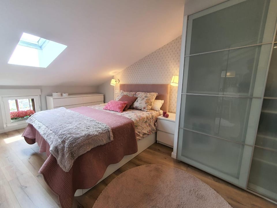 Bed, Photo of the whole room, Bedroom, wardrobe