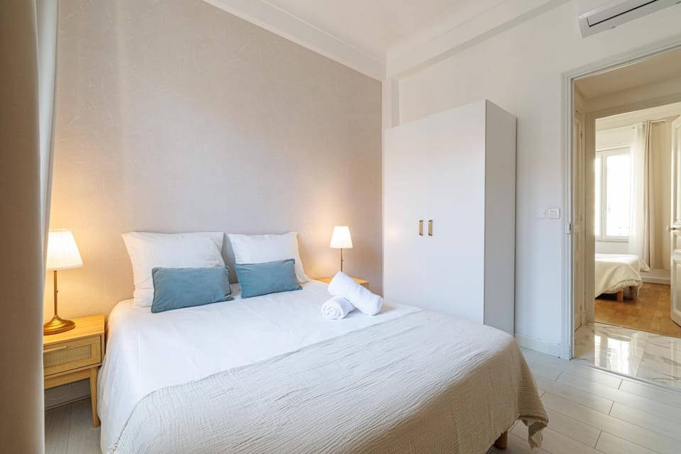 Bed, Photo of the whole room, Bedroom, wardrobe