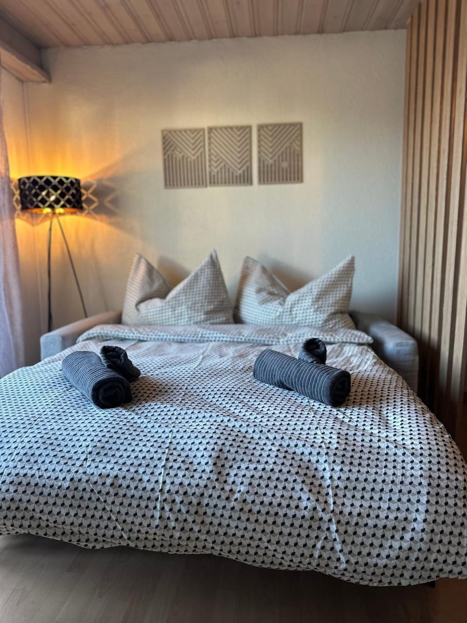 Bed, Living room, Seating area