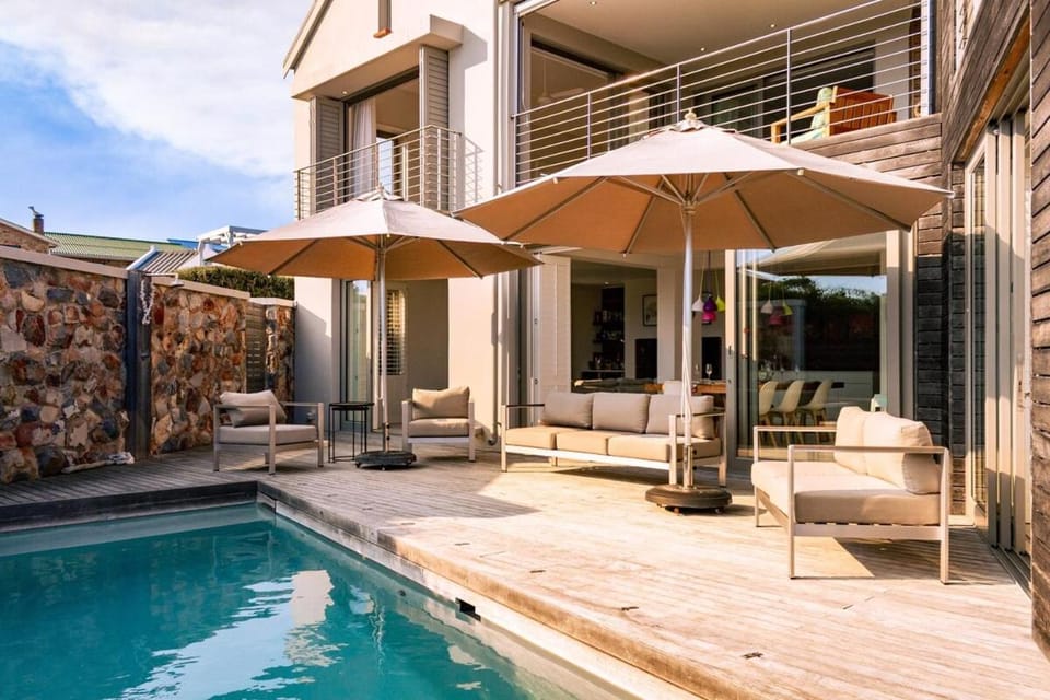 Property building, Patio, View (from property/room), Pool view, Swimming pool, sunbed