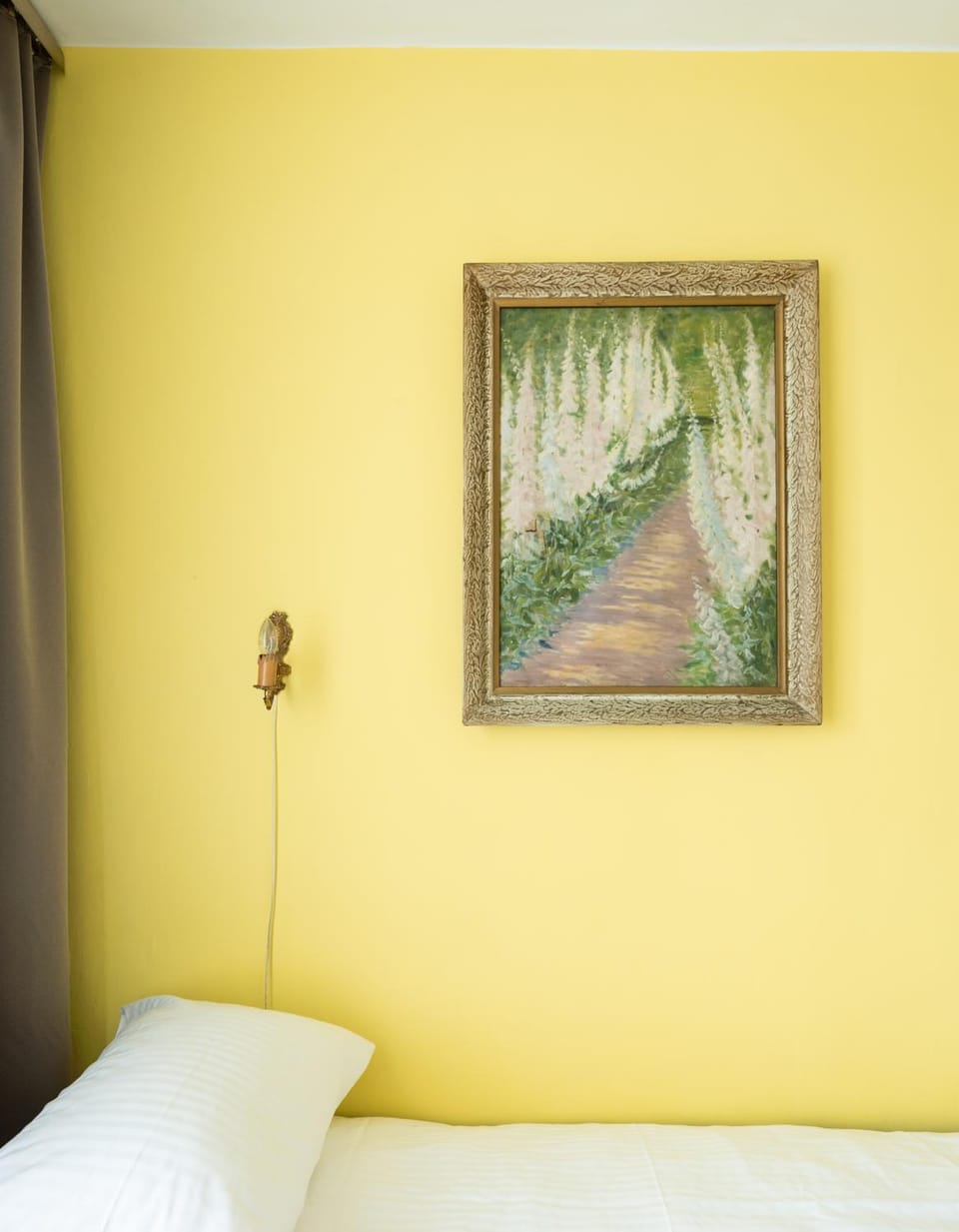 Bed, Photo of the whole room, Decorative detail, Bedroom