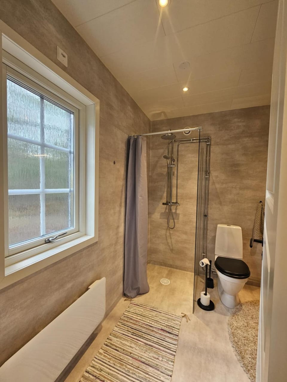 Shower, Toilet, Bathroom