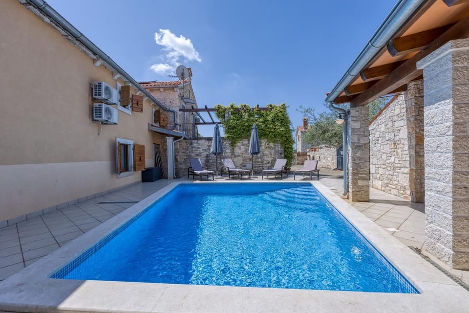 Pool view, Swimming pool
