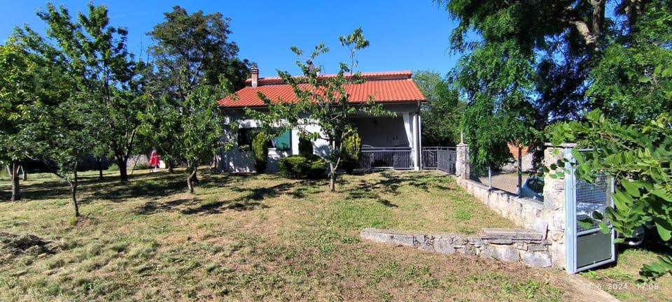 AnteAna Vrlika Split Apartment in Split-Dalmatia County