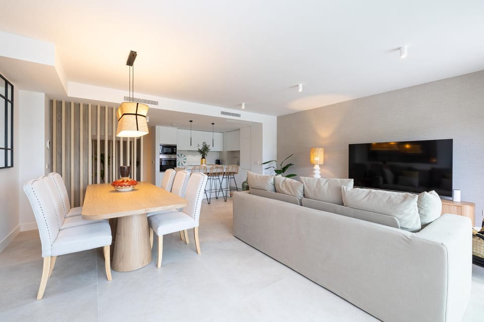 Kitchen or kitchenette, Living room, Dining area