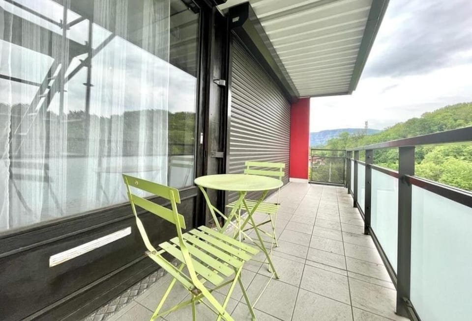 Le Moderne Apartment in Saint-Julien-en-Genevois