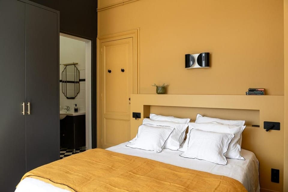 Bed, Photo of the whole room, Bedroom